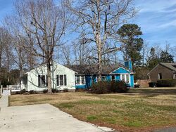 Pre-foreclosure in  Boone Ln Wilmington, NC 28411