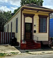 Pre-foreclosure in  Urquhart St New Orleans, LA 70117