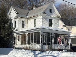  Walnut St, Glens Falls NY