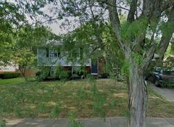 Pre-foreclosure in  Edinburgh Dr Cincinnati, OH 45245