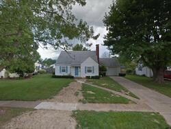 Pre-foreclosure in  Woodview Ln Hamilton, OH 45013