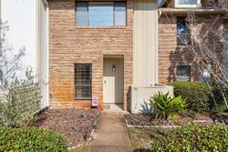Pre-foreclosure in  Indian Trl Unit 104 Destin, FL 32541