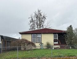 Pre-foreclosure in  S 53rd St Springfield, OR 97478