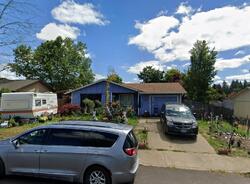 Pre-foreclosure in  Sw Sheila St Dallas, OR 97338