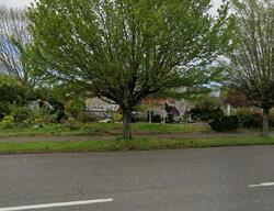 Pre-foreclosure in  Ne Sandy Blvd Portland, OR 97213
