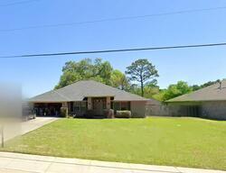 Pre-foreclosure in  Ne Oakfield Rd Pensacola, FL 32503