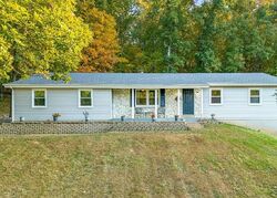 Pre-foreclosure in  Hideaway Trl Eureka, MO 63025
