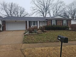 Pre-foreclosure in  Mondoubleau Ln Florissant, MO 63034