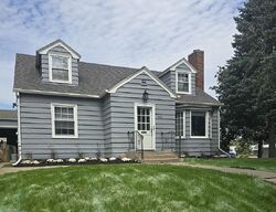 Pre-foreclosure in  W 25th St Sioux Falls, SD 57105