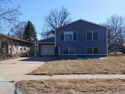 Pre-foreclosure in  E 14th St Yankton, SD 57078