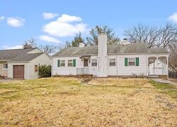 Pre-foreclosure in  S Whittier Ave Springfield, IL 62704