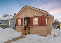 Pre-foreclosure in  W 9th St Sioux Falls, SD 57104