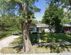 Pre-foreclosure in  W Wood Dr Sioux Falls, SD 57105