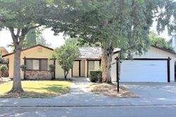 Pre-foreclosure in  Kona Oak Dr Modesto, CA 95355