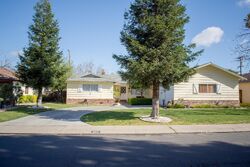 Pre-foreclosure in  Mount Vernon Dr Modesto, CA 95350
