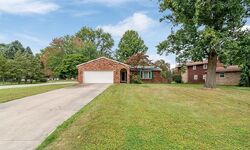 Pre-foreclosure in  Chaucer Dr Ne Canton, OH 44721