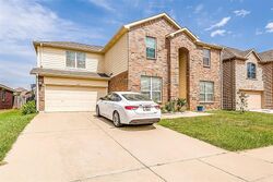 Pre-foreclosure in  Roundrock Ln Fort Worth, TX 76140