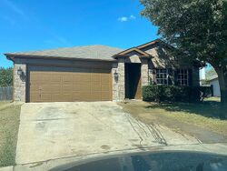 Pre-foreclosure in  Horseshoe Bend Ct Fort Worth, TX 76131