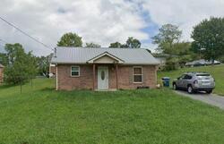 Pre-foreclosure in  Braun Cv Crossville, TN 38555