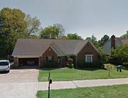 Pre-foreclosure in  Oak Walk Ln Memphis, TN 38135