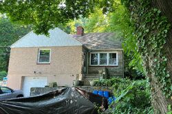 Pre-foreclosure in  Orchard St Thornwood, NY 10594