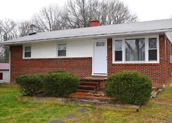Pre-foreclosure in  Ficklen Rd Fredericksburg, VA 22405