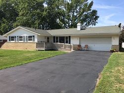 Pre-foreclosure in  Clifton Dr Urbana, IL 61802