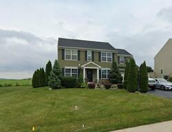 Pre-foreclosure in  Surrey Ln York, PA 17402