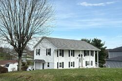  Deerfield Ave, Grafton WV