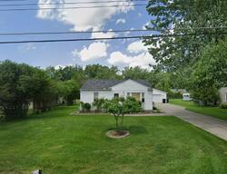 Pre-foreclosure in  Grayfield Dr Farmington, MI 48336