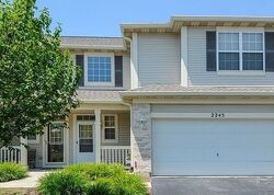 Pre-foreclosure in  Sunrise Cir Aurora, IL 60503