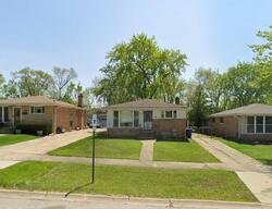 Pre-foreclosure in  Hickory St Chicago Heights, IL 60411
