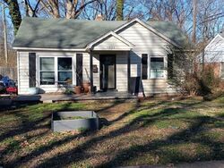 Pre-foreclosure in  Echles St Memphis, TN 38111