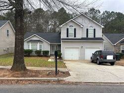 Pre-foreclosure in  Bridle Point Pkwy Snellville, GA 30039