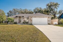 Pre-foreclosure in  Calle De Bandoledo Navarre, FL 32566