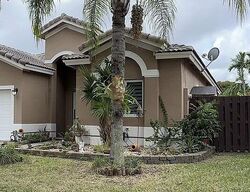 Pre-foreclosure in  Sw 155th Ct Miami, FL 33196