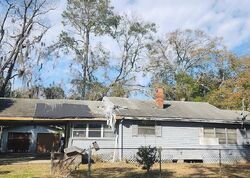 Pre-foreclosure in  Lane Cir Jacksonville, FL 32254