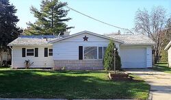 Pre-foreclosure in  Whitney Ave Kewanee, IL 61443