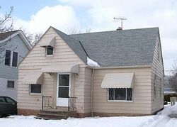 Pre-foreclosure in  Kennerdown Ave Maple Heights, OH 44137