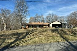 Pre-foreclosure in  Truman Hill Rd Hardy, VA 24101