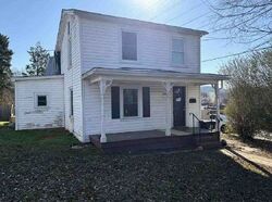 Pre-foreclosure in  MOSBY AVE Lynchburg, VA 24501