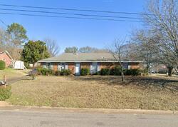Pre-foreclosure in  Janice St Prattville, AL 36066