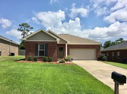 Pre-foreclosure in  Waxmyrtle Rd Dothan, AL 36301