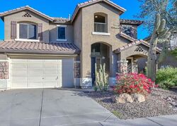 Pre-foreclosure in  W Thoreau Ln Phoenix, AZ 85086