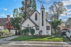 Pre-foreclosure in  Henry Way Sacramento, CA 95819