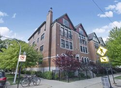 Pre-foreclosure in  W Foster Ave w Chicago, IL 60640
