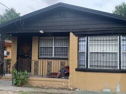 Pre-foreclosure in  W 10th St Jacksonville, FL 32209