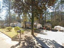 Pre-foreclosure in  Harris Dr Atlanta, GA 30337