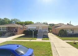 Pre-foreclosure in  Paxton Ave Calumet City, IL 60409