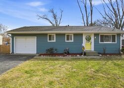 Pre-foreclosure in  E Edgelawn Dr Plano, IL 60545